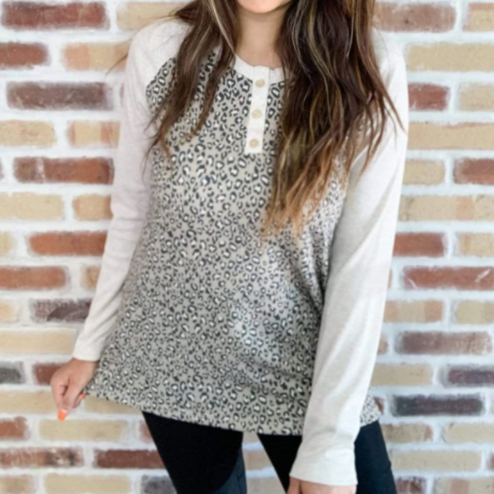 Women's Top IN THE WILD THERMAL LONG SLEEVES NWT